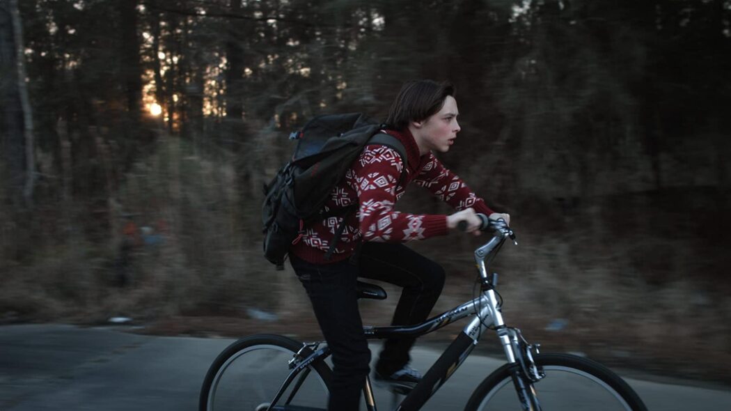 ზვიგენი სანტა  ქართულად -  Santa Jaws