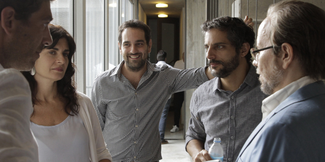 ბნელი შენობები  ქართულად -  Dark Buildings A Crack in the Wall