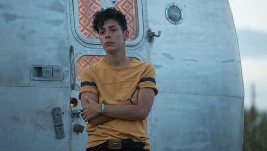 მისტერ თეთრი ნათება  ქართულად -  Ms. White Light