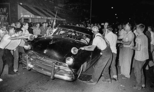 მანქანა შავკანიანებისთვის: რბოლა , სივრცე და მობილობა ამერიკაში  ქართულად -  Driving While Black