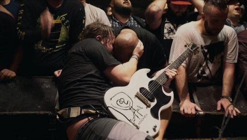 მოეჭიდე ამ მომენტს  ქართულად -  Holding These Moments