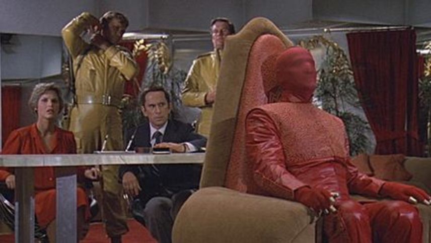 შიშველი ბომბი  ქართულად -  The Nude Bomb