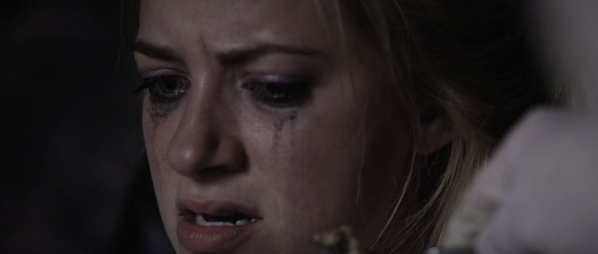 მოხოხდი ჩემთან ძვირფასო  ქართულად -  Crawl to Me Darling