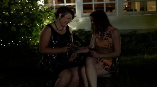 ყვავილი და ჩრჩილი  ქართულად -  Petal amp Moth