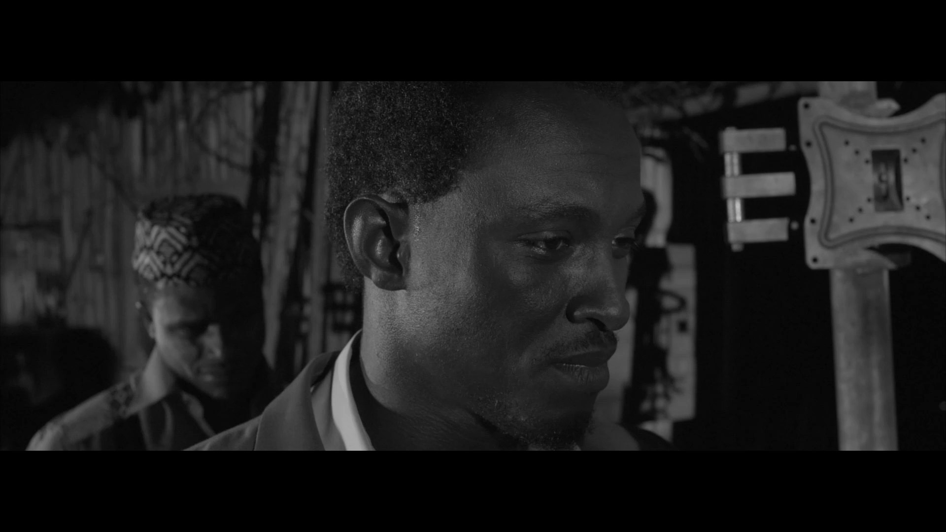 ოქროს სანაპიროს ლაუნჯი  ქართულად -  Gold Coast Lounge