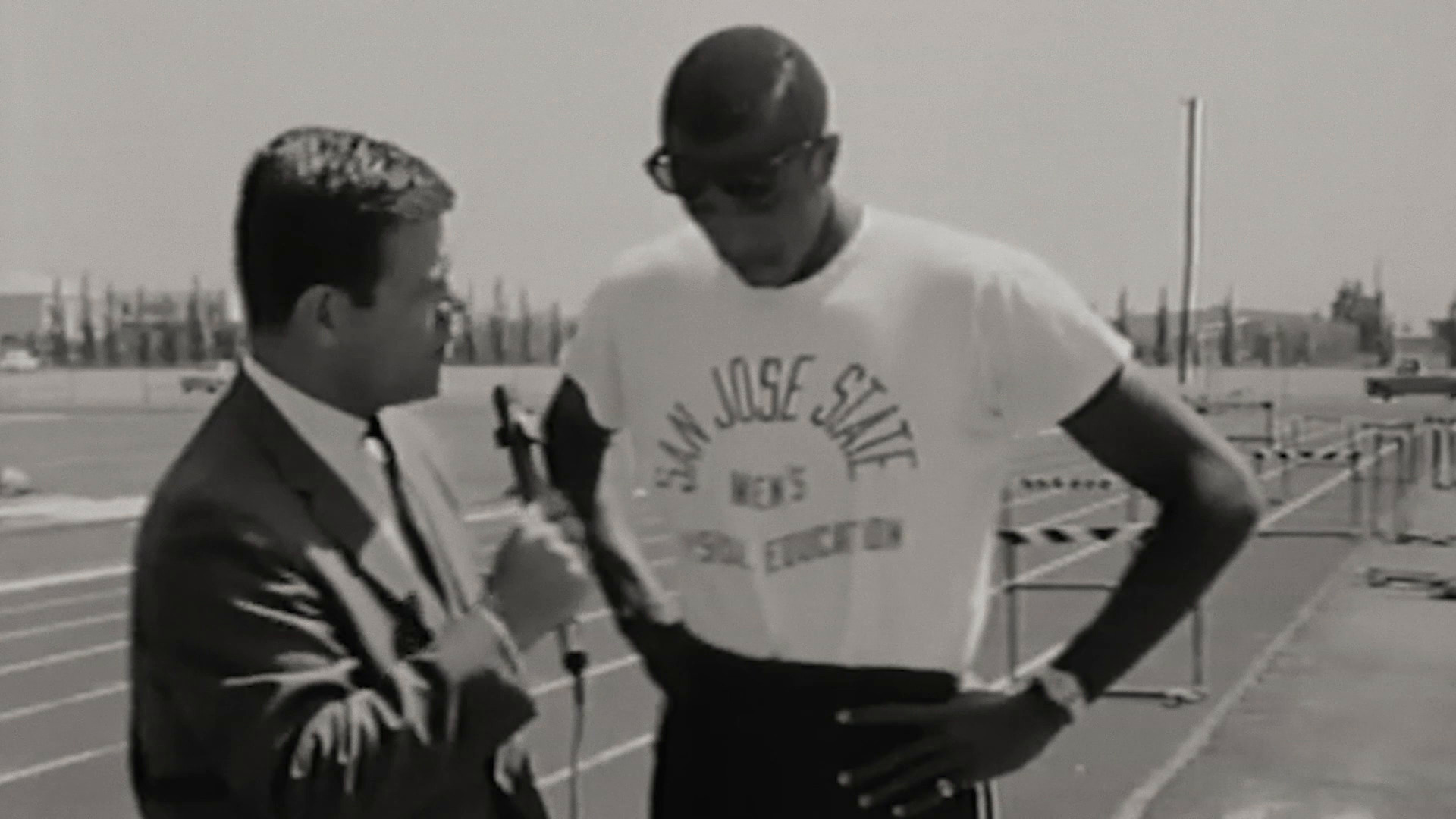 გაშლილი ხელებით  ქართულად -  With Drawn Arms