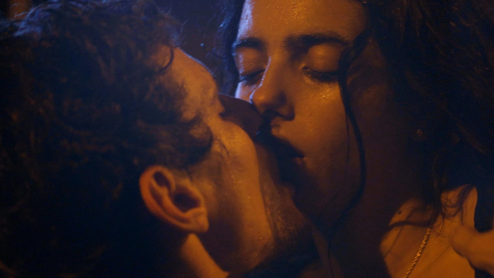 შენ სიყვარულს იმსახურებ  ქართულად -  You Deserve a Lover