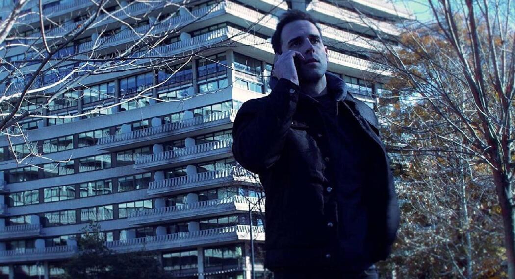 შეუიარაღებელი მამაკაცი  ქართულად -  Unarmed Man