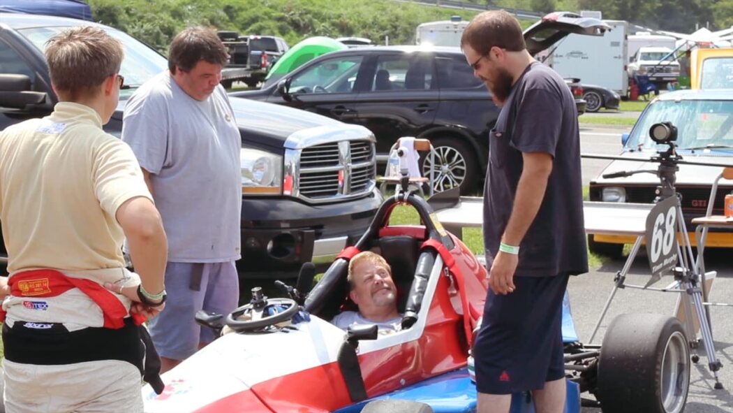 გიგანტების დევნა  ქართულად -  Chasing Giants