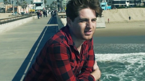 არა როგორც ღვთაებრივი  ქართულად -  Not As a Divine One