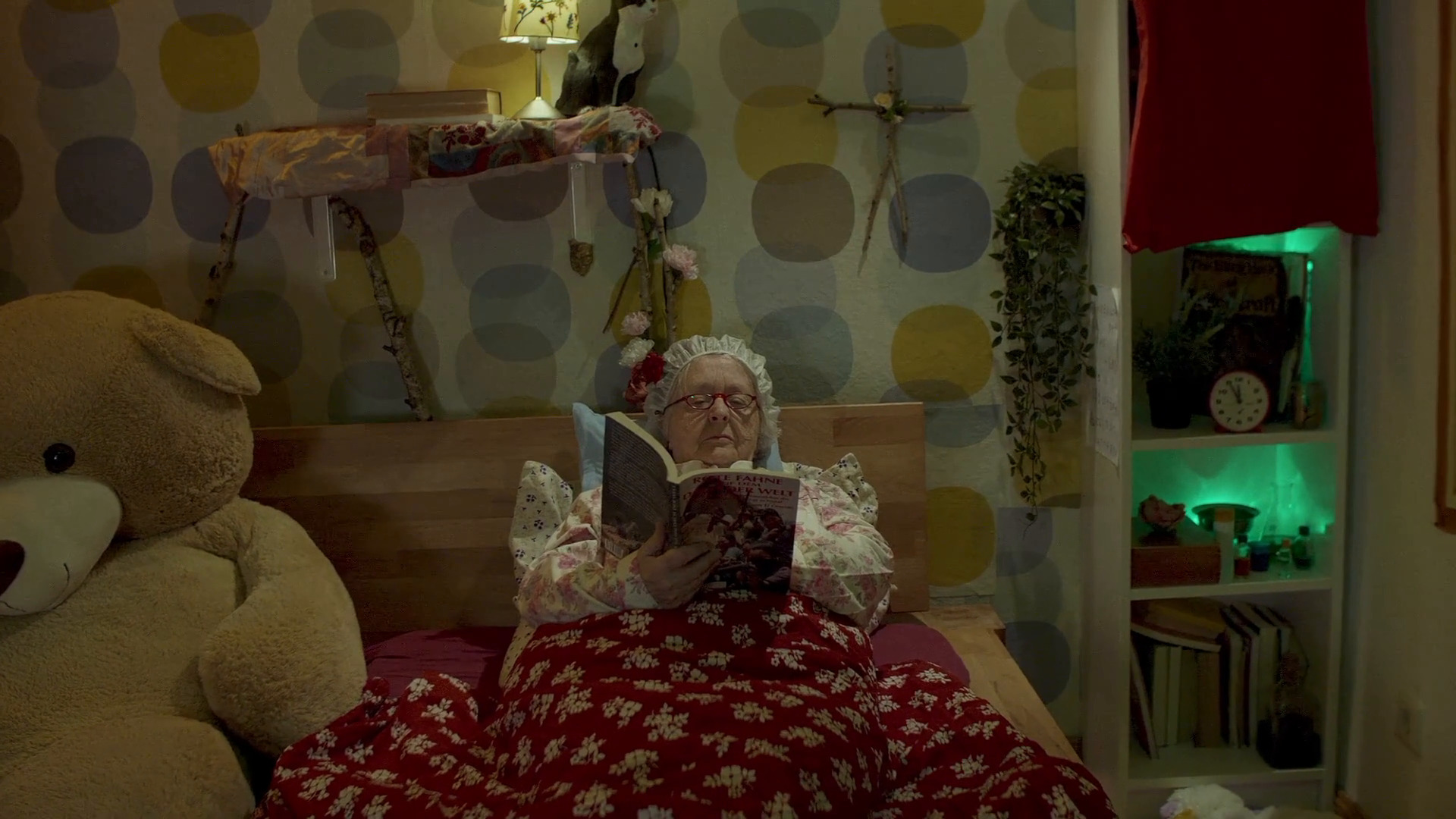 პლანეტა ზი  ქართულად -  Planet Zee