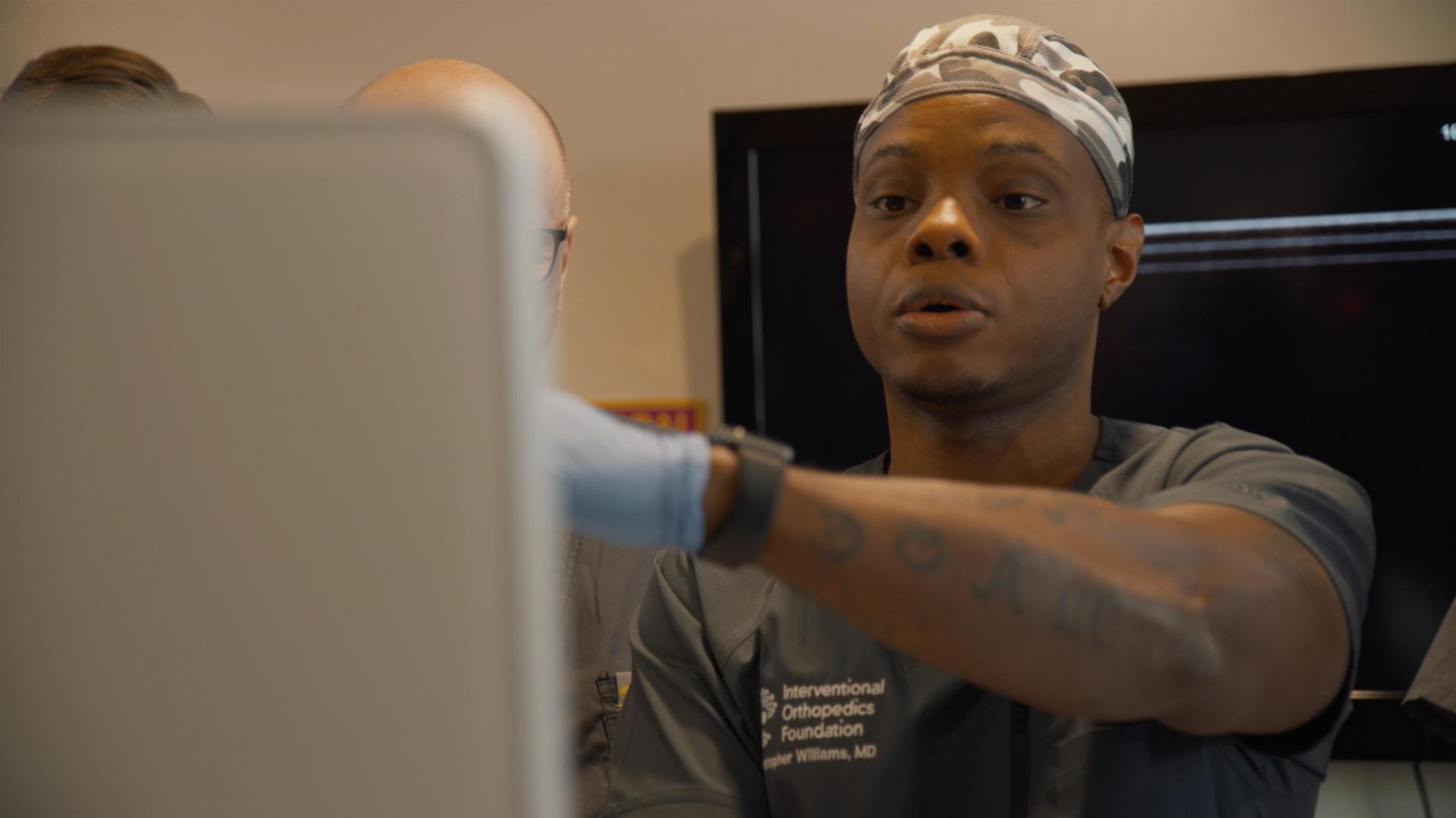 ციხის უჯრედიდან ღეროვან უჯრედამდე: რიგითი თაღლითობა ყოფილი მსჯავრდებულისთვის  ქართულად -  Jail Cell to Stem Cell: The Next Con for the Ex-Con