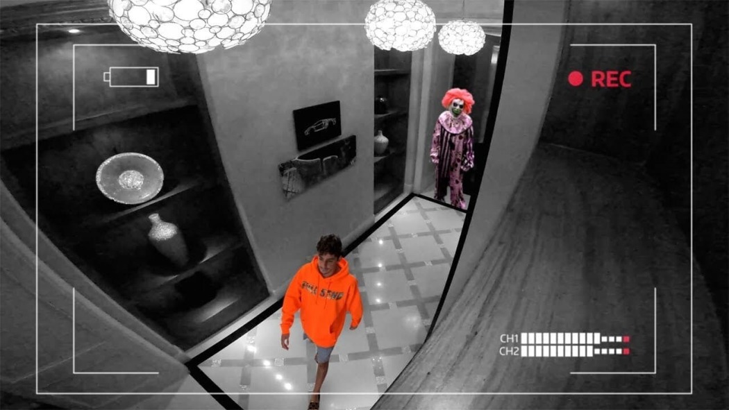 ჟოლოსფერი  ქართულად -  Crimson