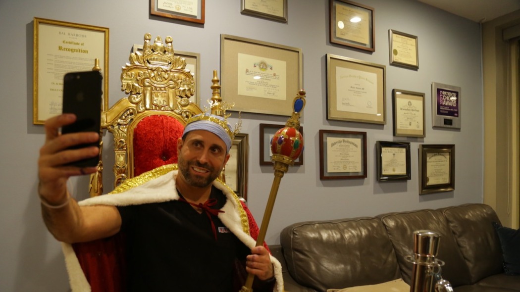 დოქტორ მაიამის მეძახიან  ქართულად -  They Call Me Dr. Miami