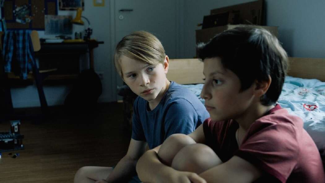 ძალიან შორს  ქართულად -  Too Far Away