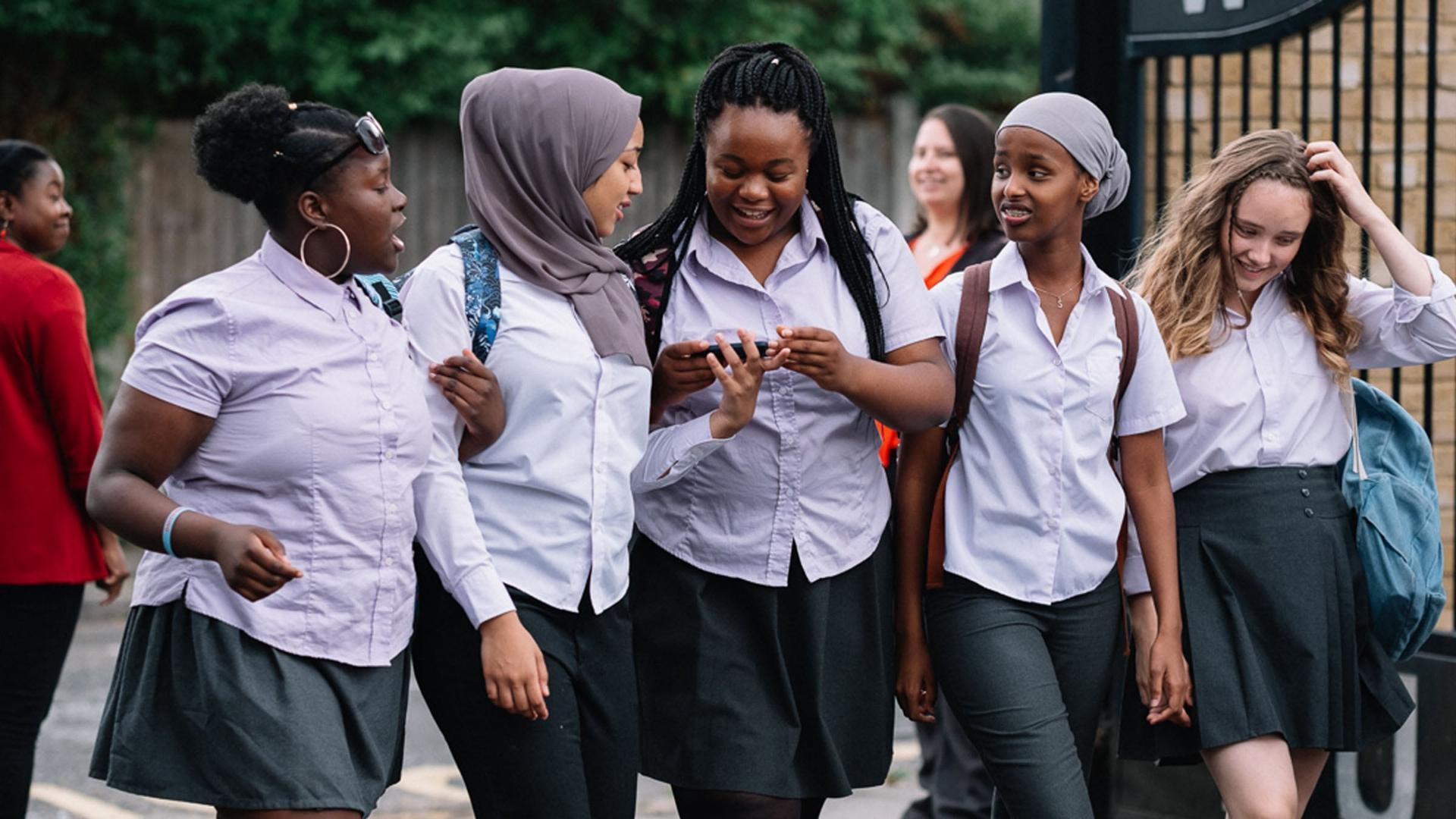 როკსი  ქართულად -  Rocks