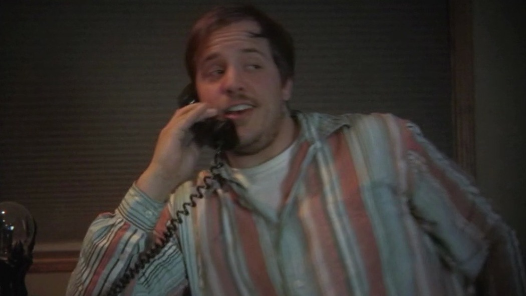 ვერცხლისფერი ვარსკვლავები წითელ ხავერდზე  ქართულად -  Silver Stars on Red Velvet