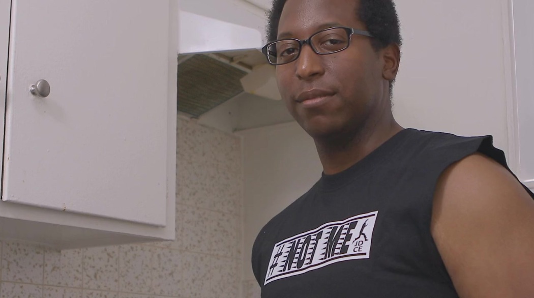 ზიდან ადამსი: შავი ბლოგერი  ქართულად -  Zidane Adams: The Black Blogger!