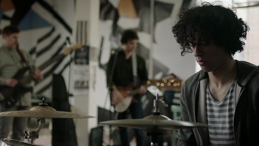 დრამერი და მეთვალყურე  ქართულად -  The Drummer and the Keeper