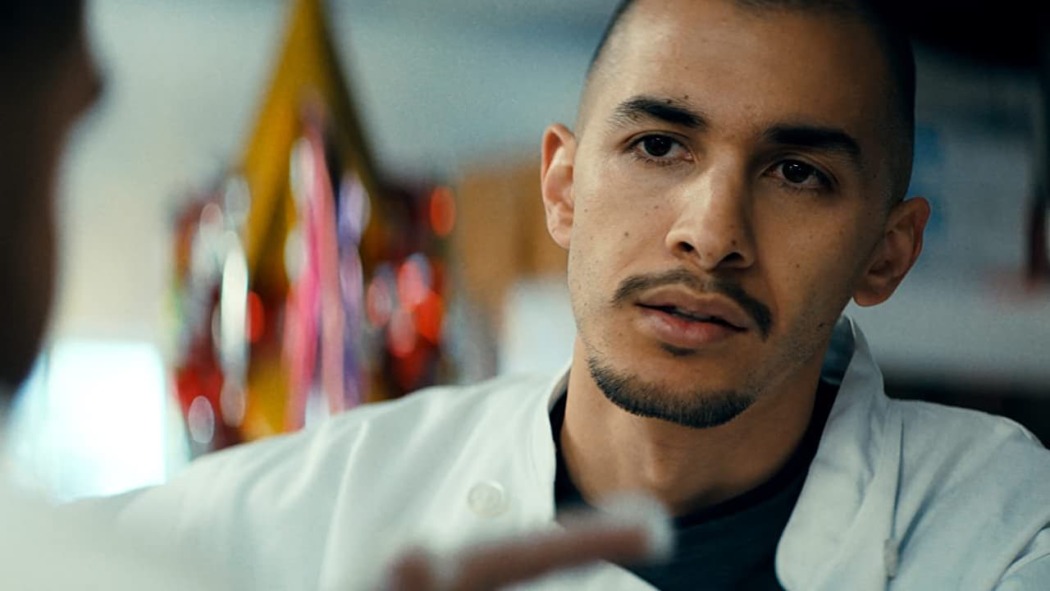 ბნელეთში ჩაცურება  ქართულად -  Slipping Into Darkness