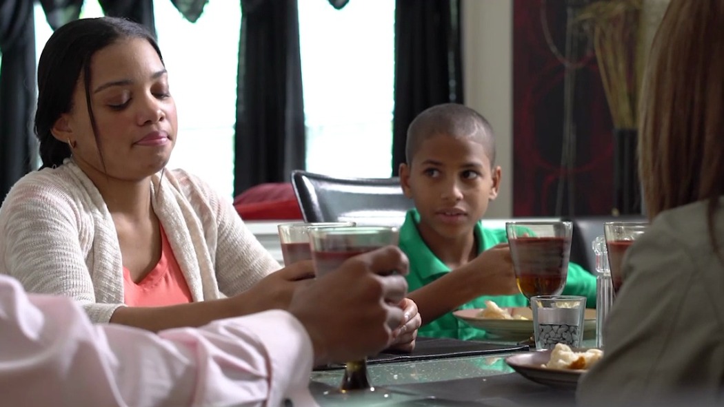 სიცრუის წახნაგები  ქართულად -  Faces of Deceit