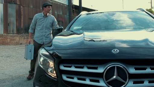 უცნობი  ქართულად -  The Stranger