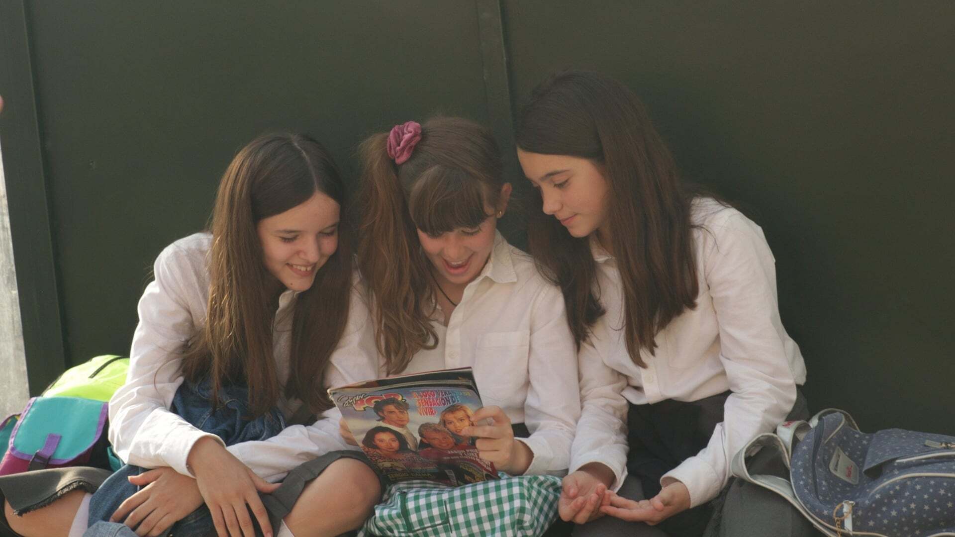 გოგოები  ქართულად -  Schoolgirls