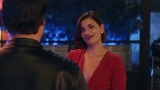 ეს ის არ არის, რაც გგონიათ  ქართულად -  No es lo que parece