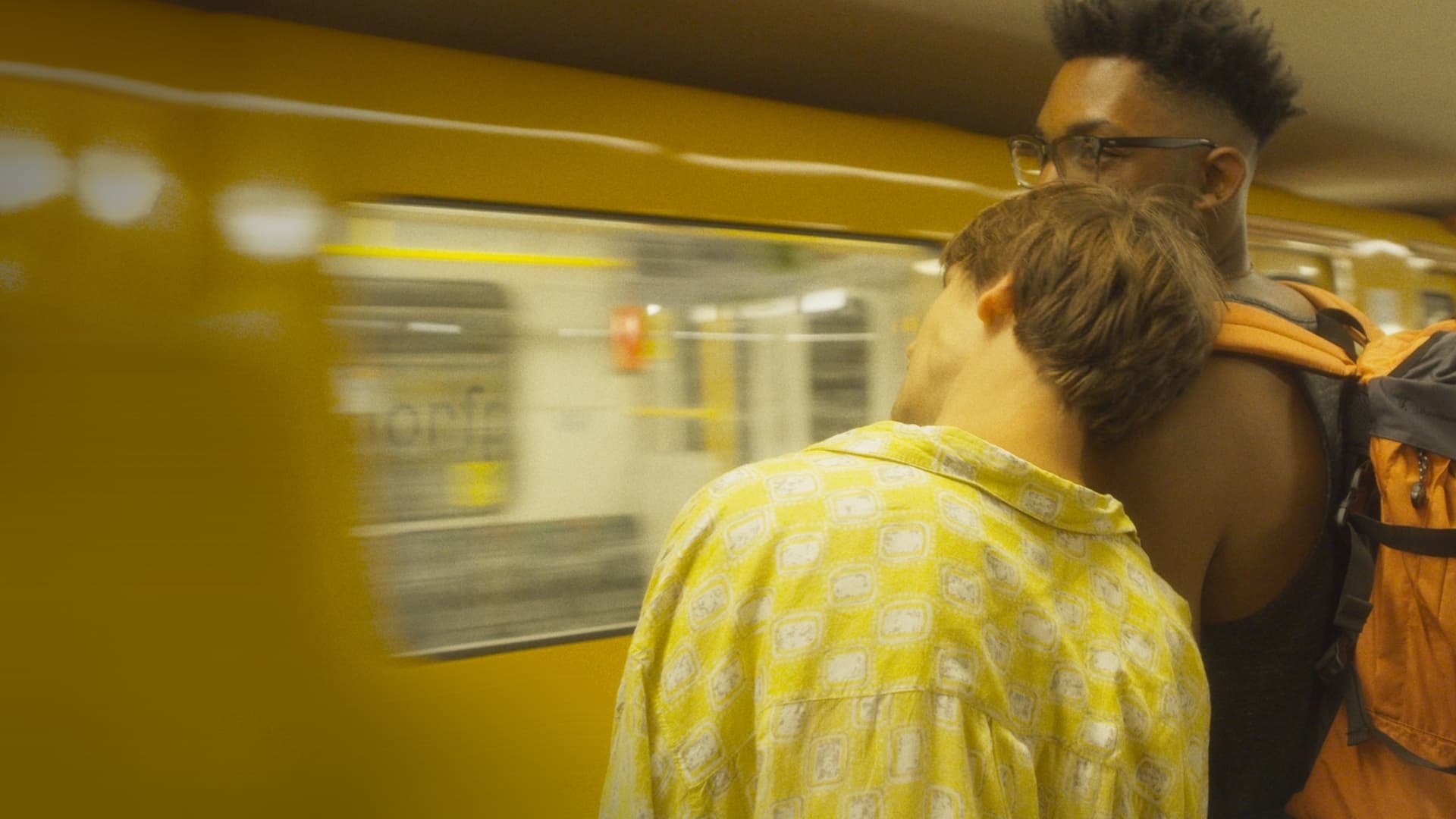 ბიჭი ხვდება ბიჭს  ქართულად -  Boy Meets Boy