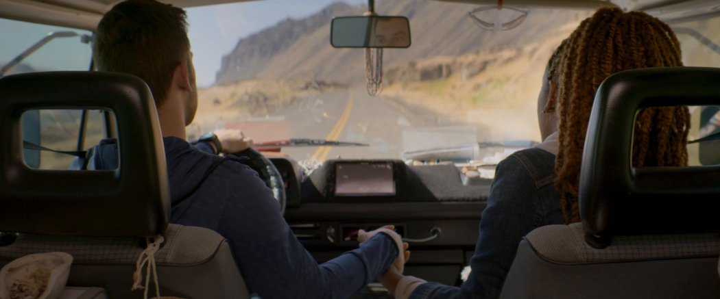 მთების აღმოსავლეთით  ქართულად -  East of the Mountains