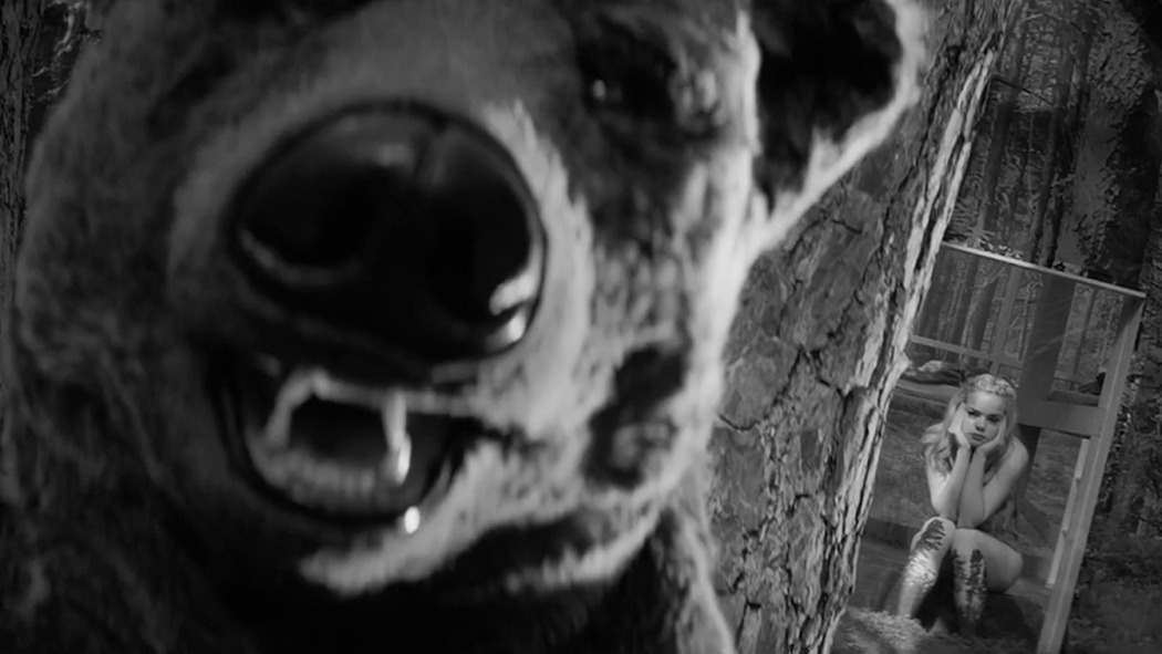 Სარკეში  ქართულად -  In the Mirror