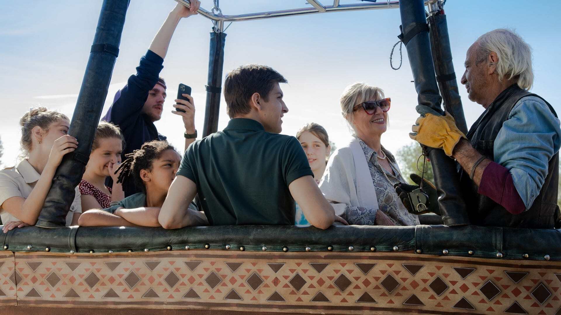 რა არის ეს ბაბუა?!  ქართულად -  Cest quoi ce papy?!