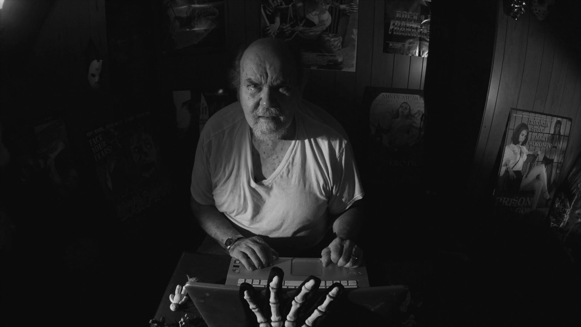 მონსტრები კარადაში  ქართულად -  Monsters in the Closet