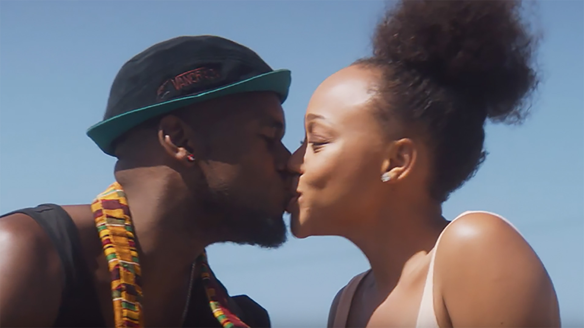 აქ სიყვარული ცხოვრობს  ქართულად -  Love Lives Here