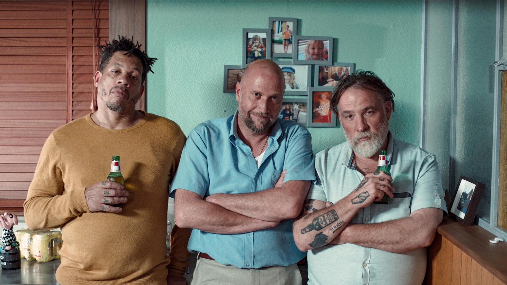 სასიყვარულო სიმღერა მკაცრი ბიჭებისთვის  ქართულად -  Love Song for Tough Guys