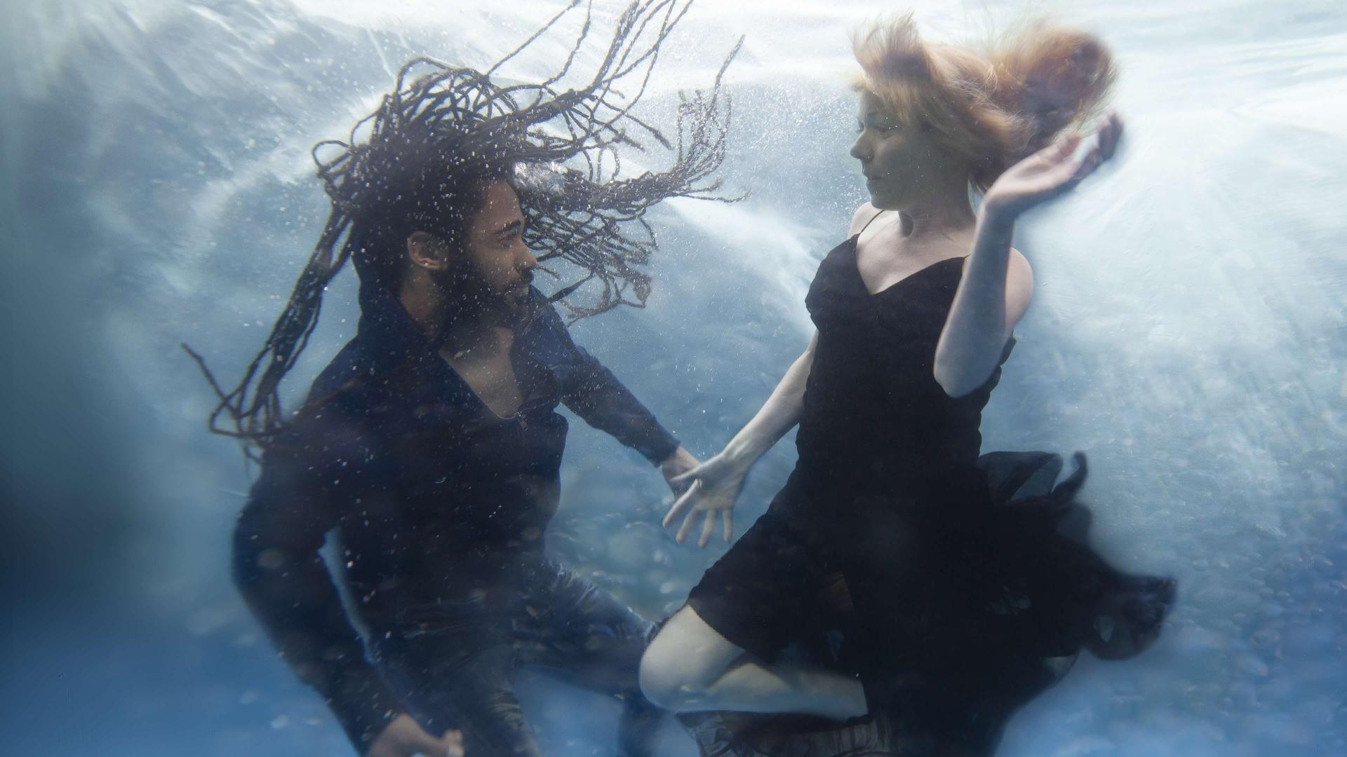 ტალღებს შორის  ქართულად -  Between Waves