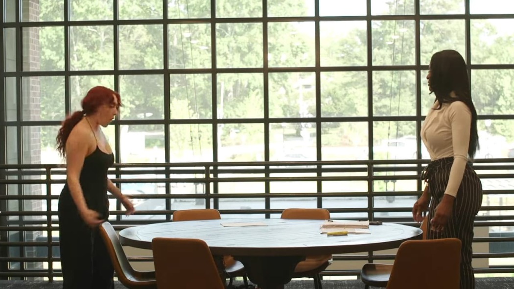 ის მე მეკუთვნის  ქართულად -  He Belongs to Me