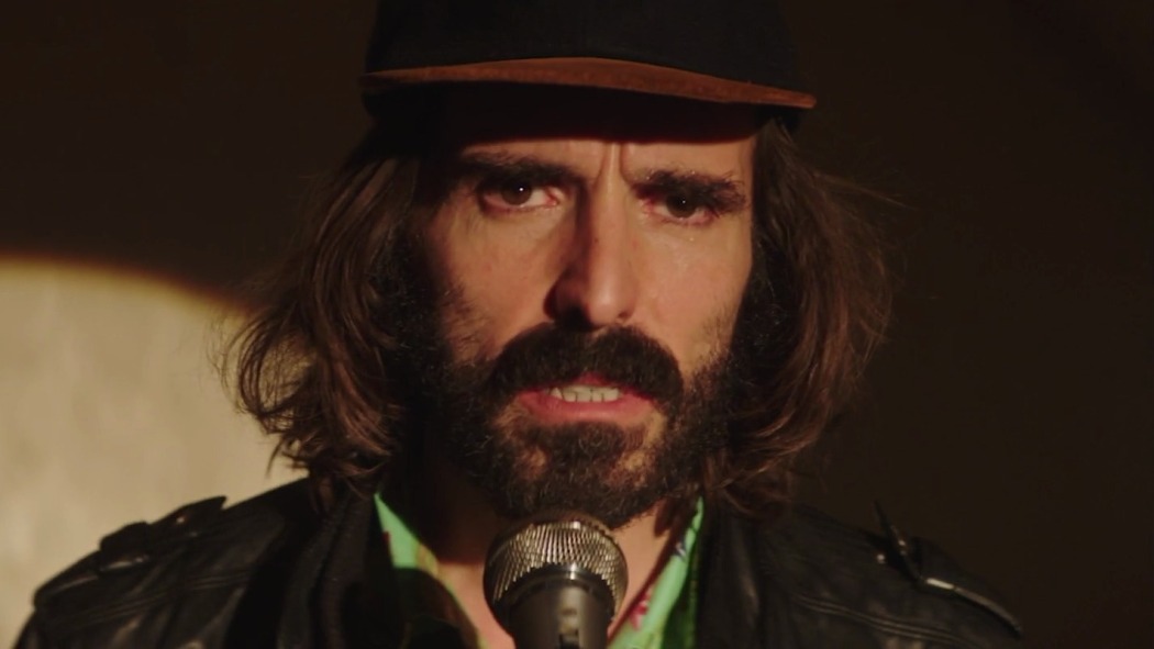 აურზაური  ქართულად -  Heckle