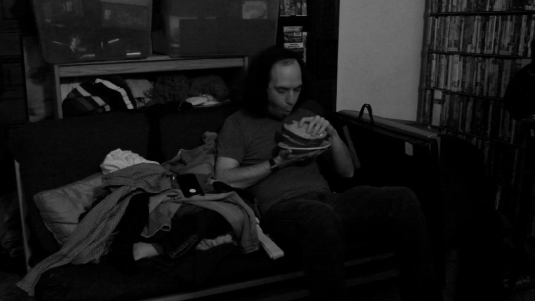 დრამერი  ქართულად -  Strummer