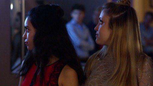 Teenage Girl: Valeries Holiday