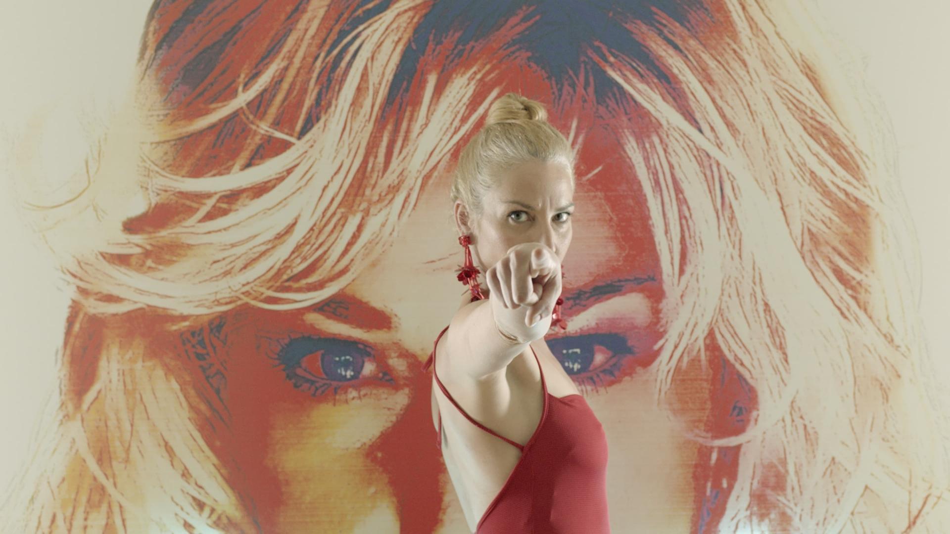 ლორა დიურანდის უცნაური დევნა  ქართულად -  In the Strange Pursuit of Laura Durand