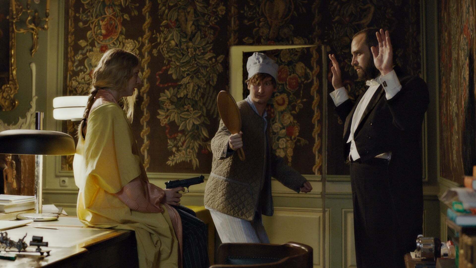 მარქსისტული ვამპირული კომედია  ქართულად -  Bloodsuckers - A Marxist Vampire Comedy