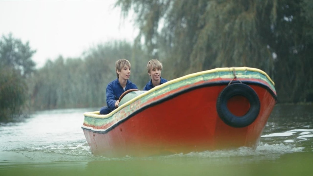 ქამელეონი ჯაჭვზე  ქართულად -  De Kameleon aan de ketting