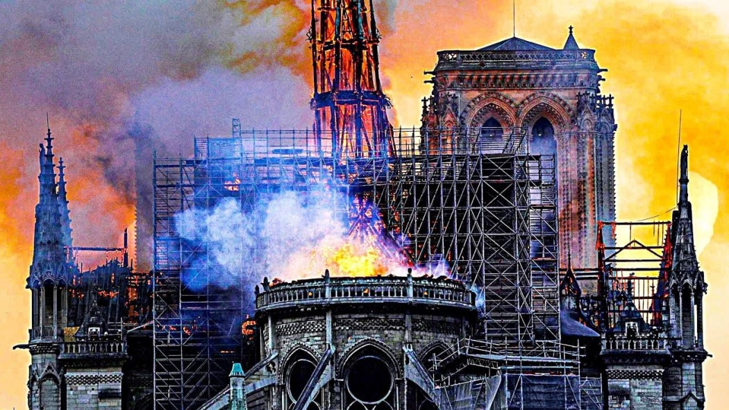 ნოტრ-დამი იწვის  ქართულად -  Notre-Dame on Fire