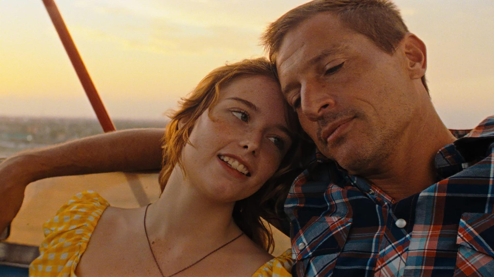 წითელი რაკეტა  ქართულად -  Red Rocket