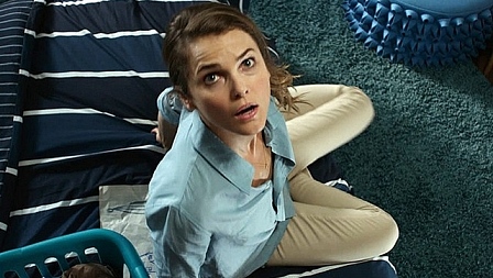 ბნელი ზეცა  ქართულად -  Dark Skies