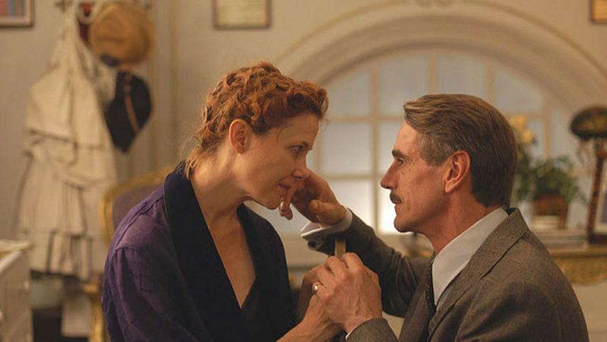 იყო ჯულია  ქართულად -  Being Julia