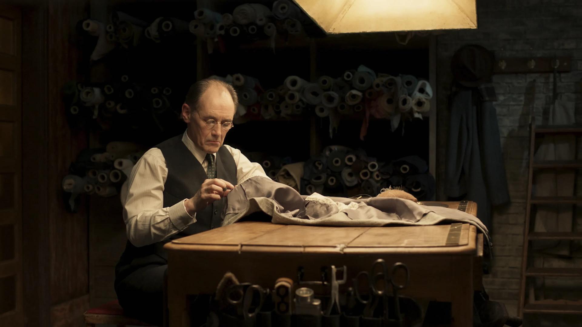 ტანსაცმლის სრული კომპლექტი  ქართულად -  The Outfit