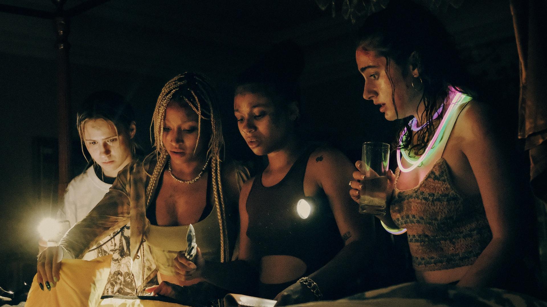 Bodies Bodies Bodies  ქართულად -  Тела, тела, тела