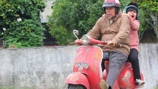 პირველი მოგზაურობა  ქართულად -  Perjalanan Pertama